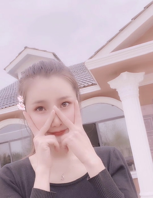 小媛的第一张照片--嘉义闪婚服务中心